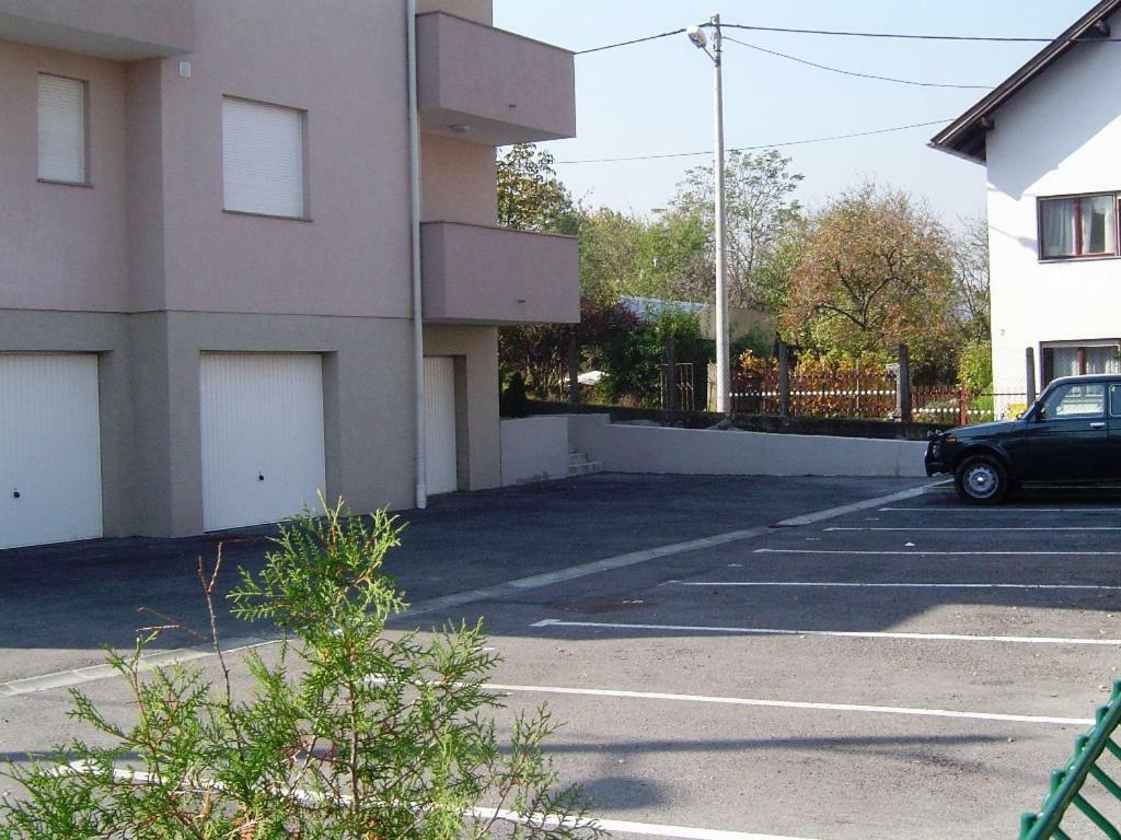 Apartmani Almica Zagreb Exteriör bild